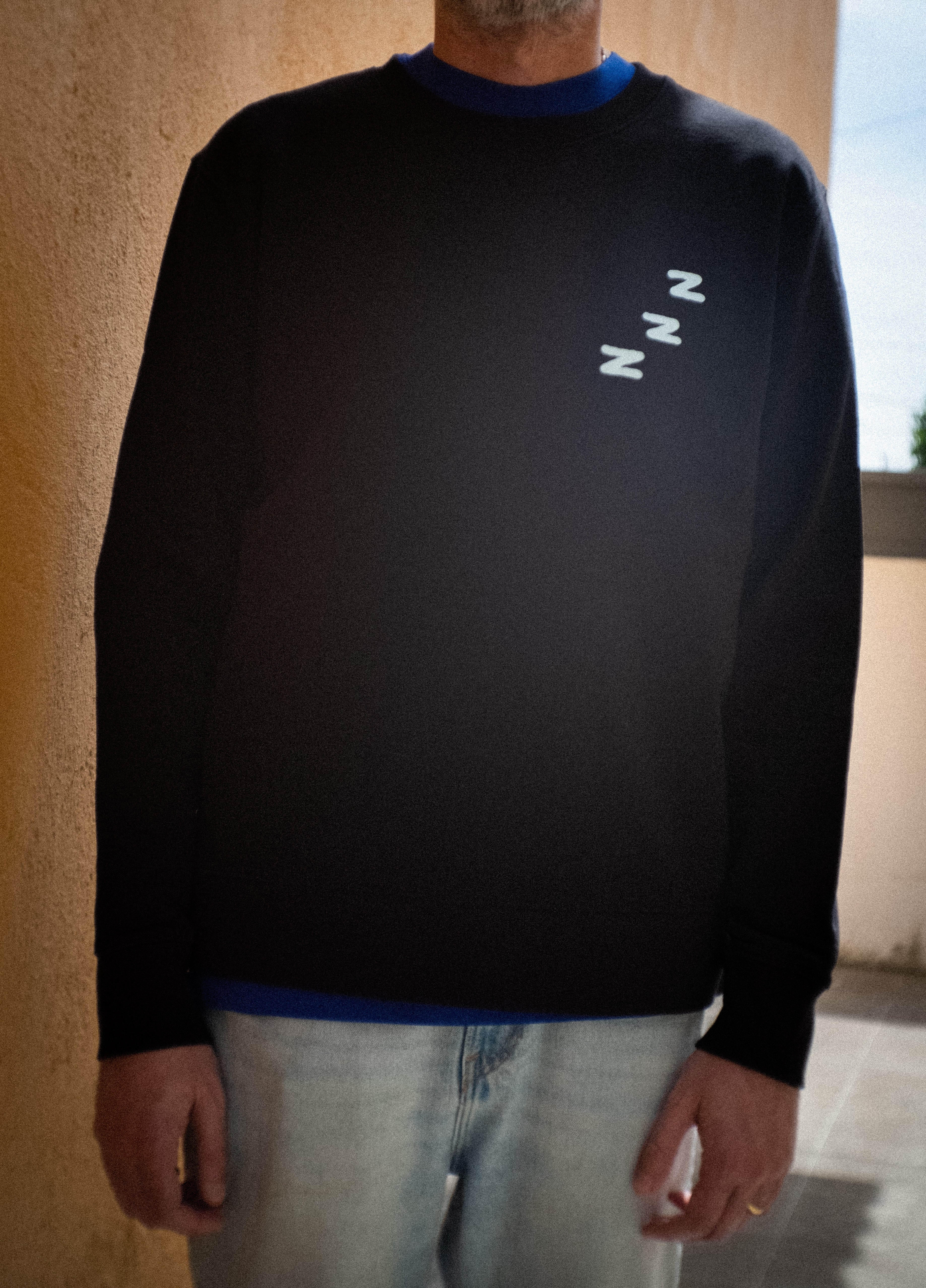 On The Quiet Zzz - Sweatshirt (Black)